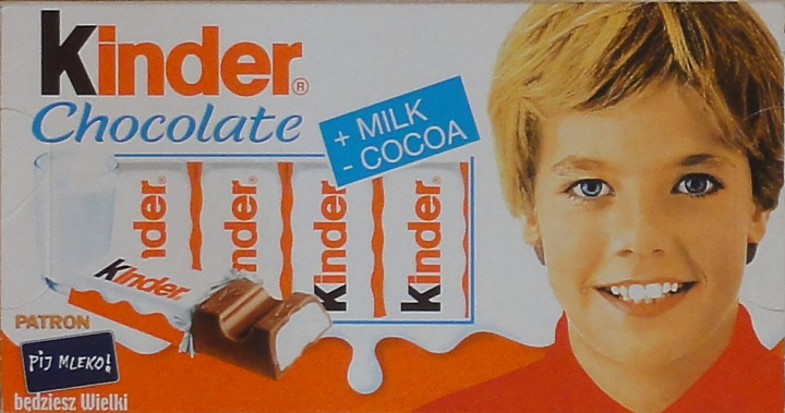 Kinder Chocolate czerwona milk cocoa patron pij mleko.jpg